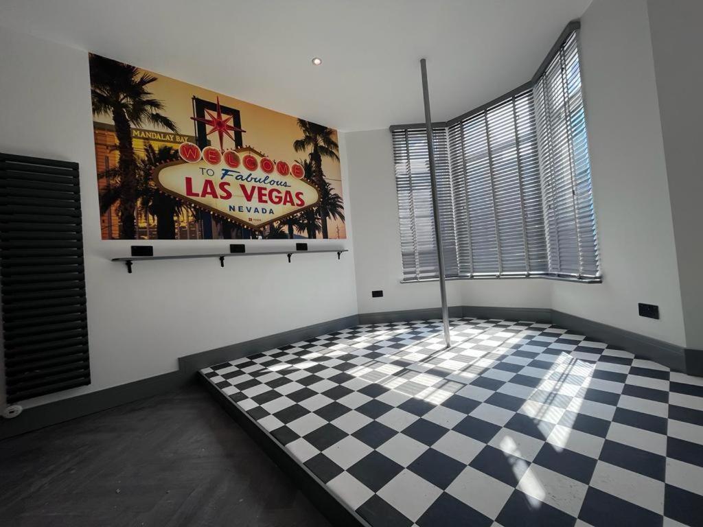 The White House Vegas Suites Blackpool Exterior photo